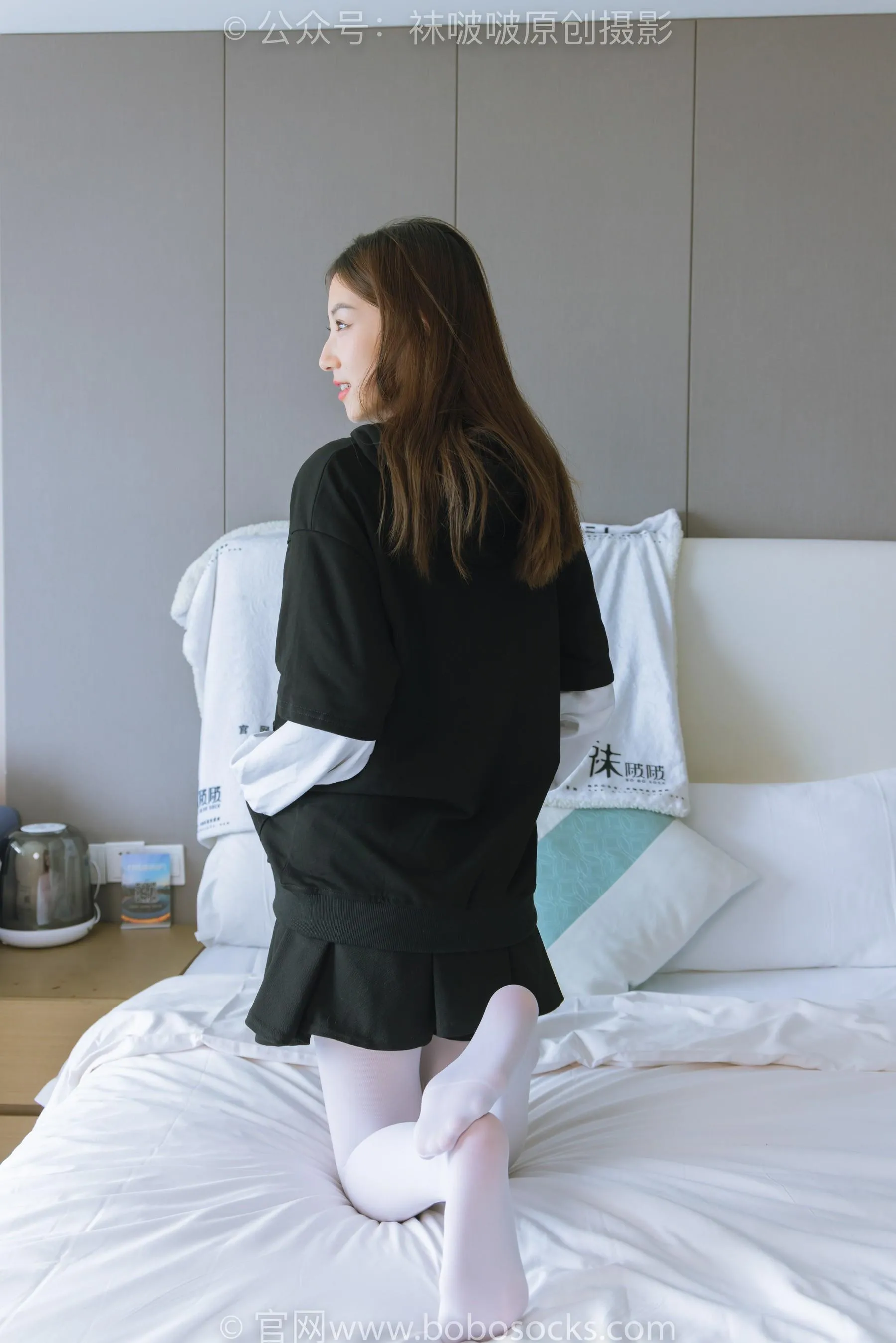 [BoBoSocks袜啵啵]NO.214 小沫-黑色运动鞋、厚白丝[23] [53P]插图4
